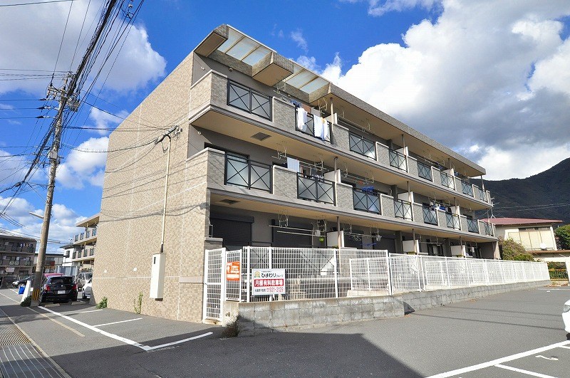 エルスール湯川参番館  203号室 外観