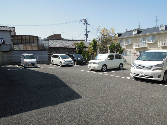 ポラリス 駐車場