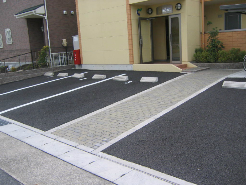 ブルーム 駐車場