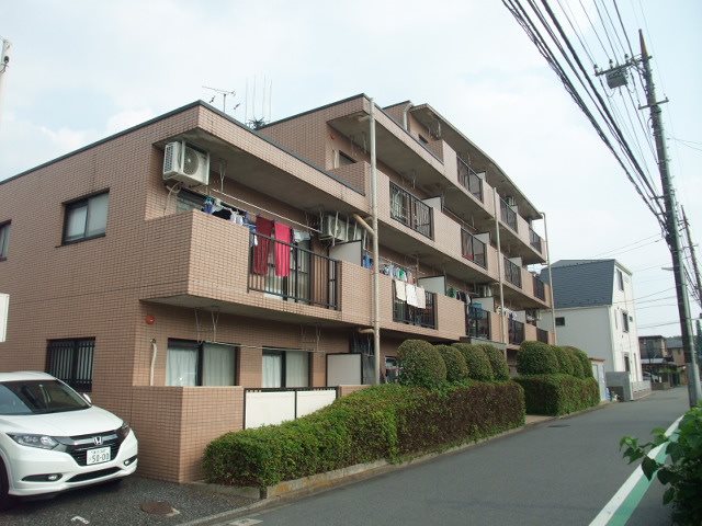 ファミーユ柳沢  106号室 外観