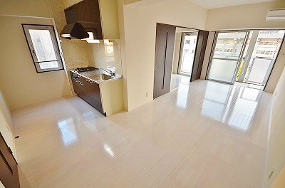 LE GRAND BLEU QUATRE(グランブルーキャトル)   リビング