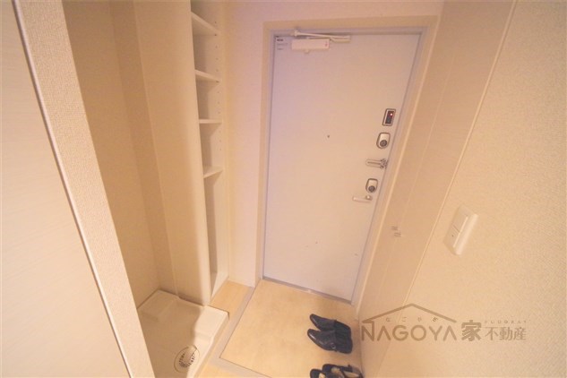 ＹＳ上前津 玄関