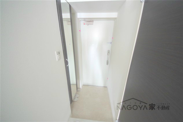 リベルティア 玄関