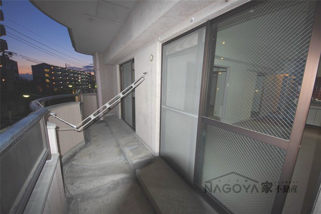 八事石坂マンション ベランダ