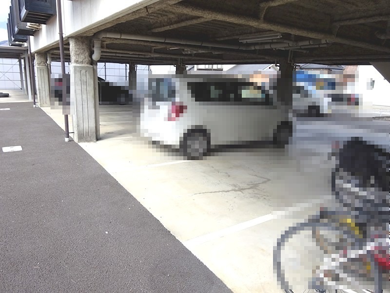 第二サンハイツ 駐車場