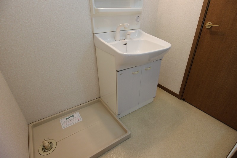 パイングローヴヒルズＢ 洗面所
