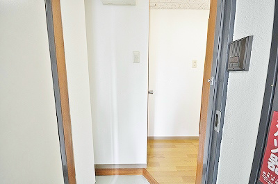 まつやビル 玄関