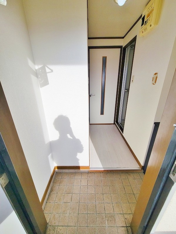 グランドアイ小倉 玄関