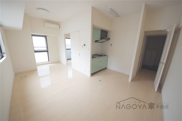 Ｐ－ＳＱＵＡＲＥ　ＳＨＵＭＯＫＵ リビング