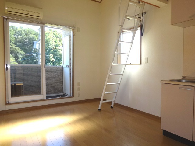プレメゾン５上野 リビング