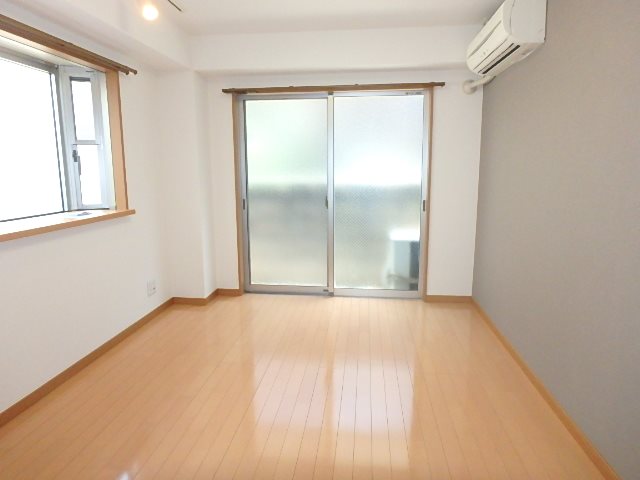 リエス中野弥生町 リビング