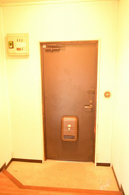 桐ケ谷ハイツ   玄関