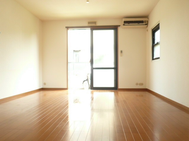 テラスハウス東海岸A リビング