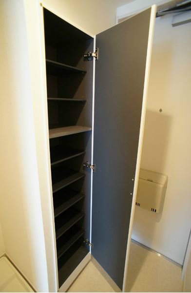 リブリ・Ｔ・Ｓ湘南台 玄関