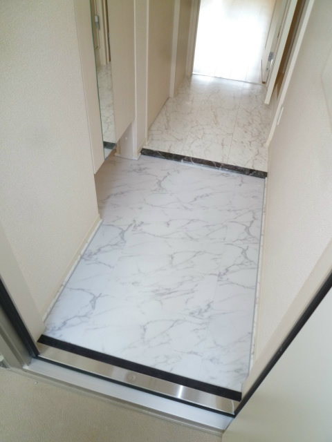 ワイズハウス 玄関