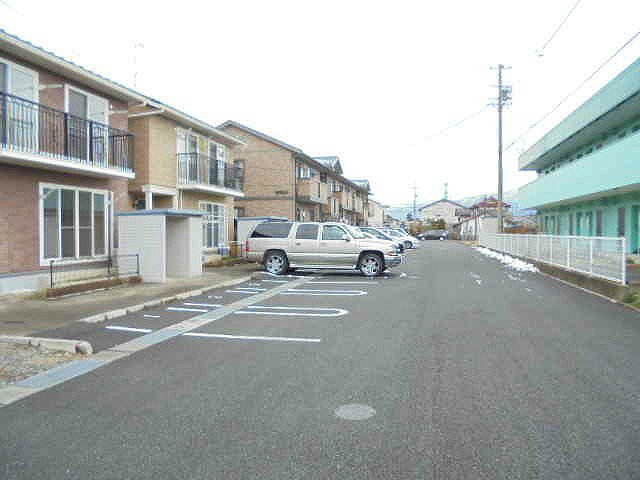 シェリール朝陽Ａ 駐車場