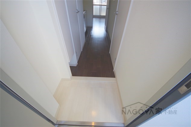 ベルデアスル 玄関