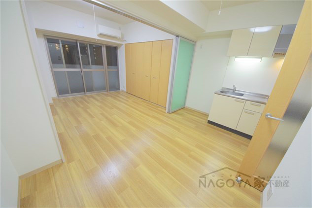 グリーンコート亀島 リビング