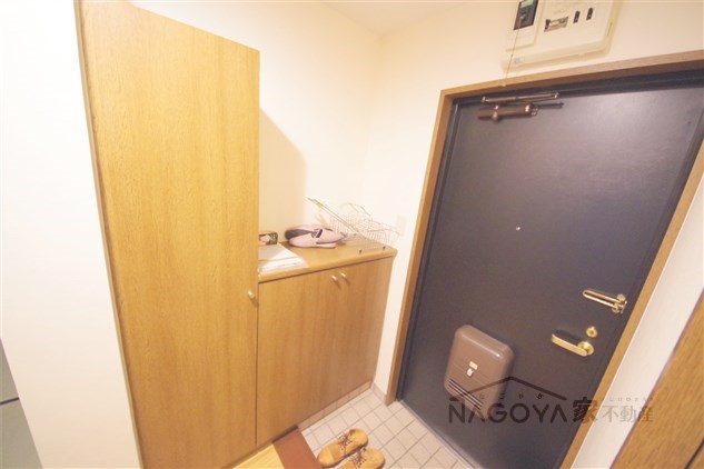 ラウムズ虹ヶ丘 玄関