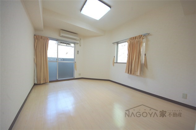 ラウムズ虹ヶ丘 リビング