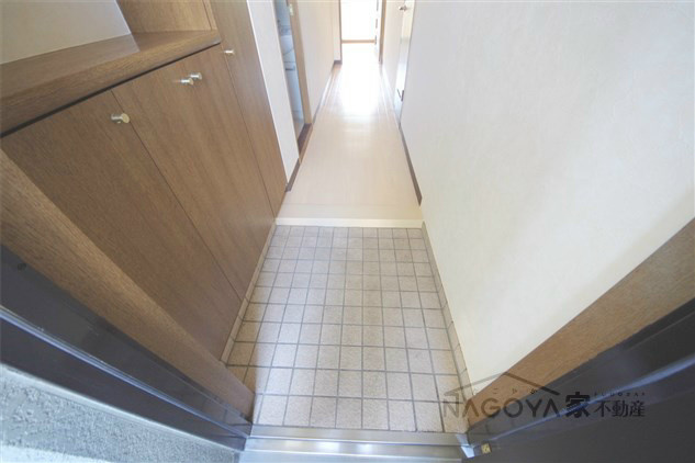 ラウムズ虹ヶ丘 玄関