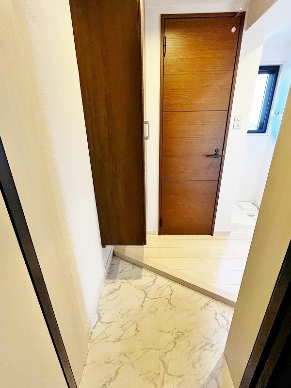 Ａ＆Ｅ　Ｇｌａｎｚ 玄関