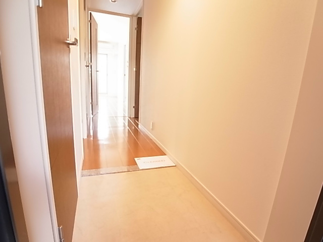 ソルヴェールレジデンス 玄関