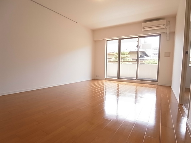 ソルヴェールレジデンス リビング