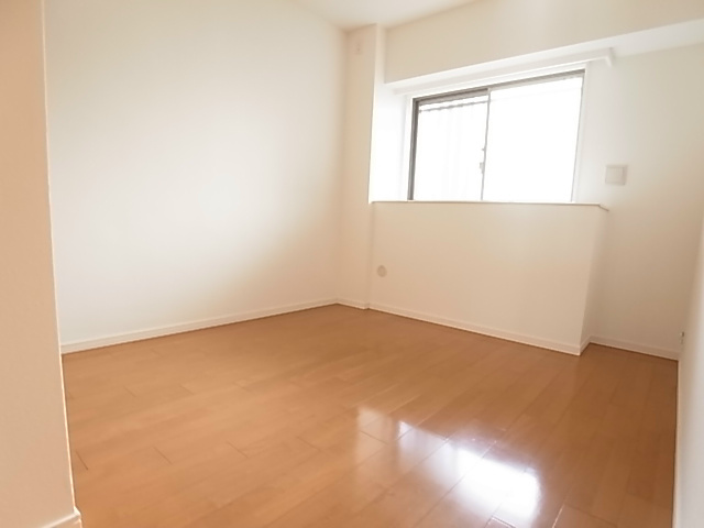 ソルヴェールレジデンス ベッドルーム