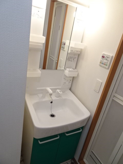 マーヴェル岸谷 玄関