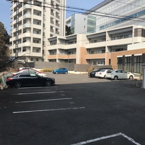 メゾン星ヶ丘 駐車場