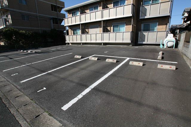 グランドゥール 駐車場