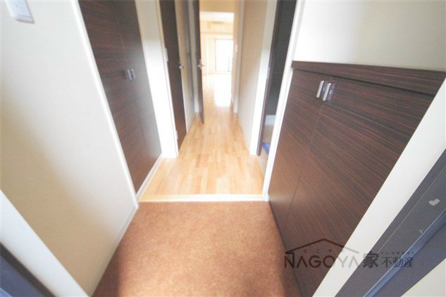 BPRレジデンス金山 玄関