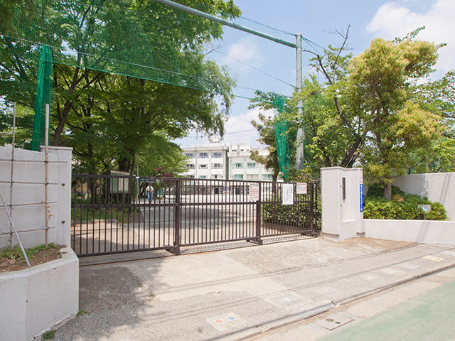 ロイヤルワコー 小学校