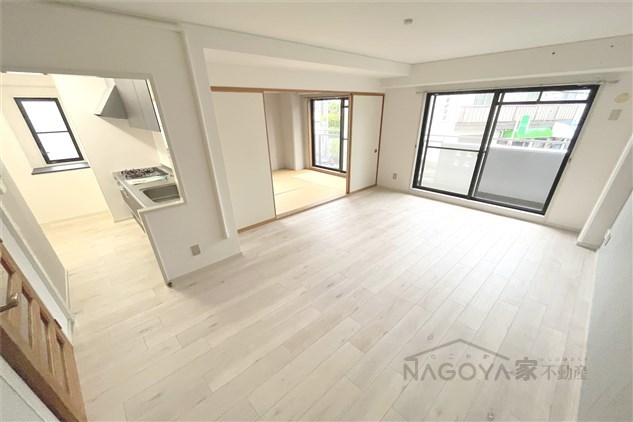 ローズガーデン楠元 リビング