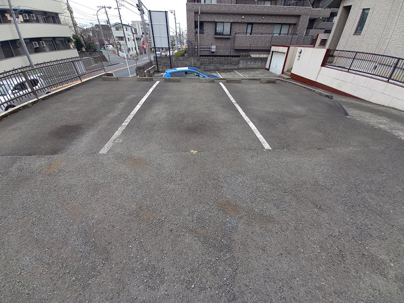 ドミールシャルマン 駐車場