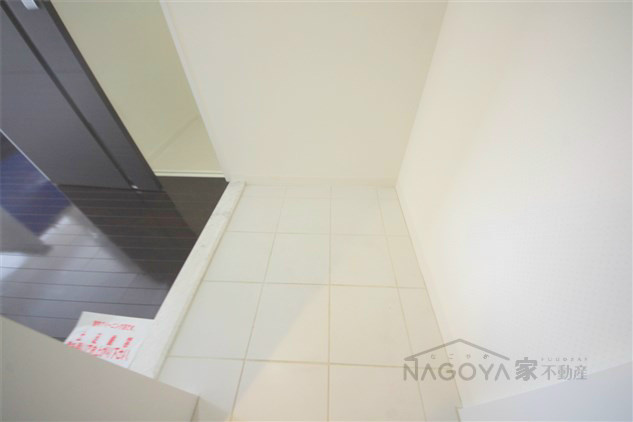 ドゥーエ上前津 玄関