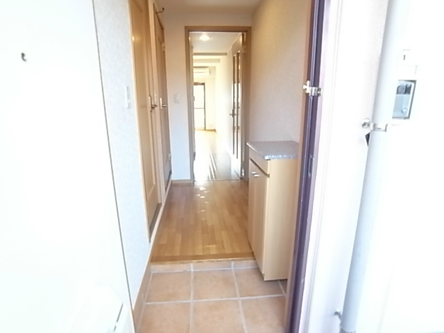 メゾン・ミッテ 玄関