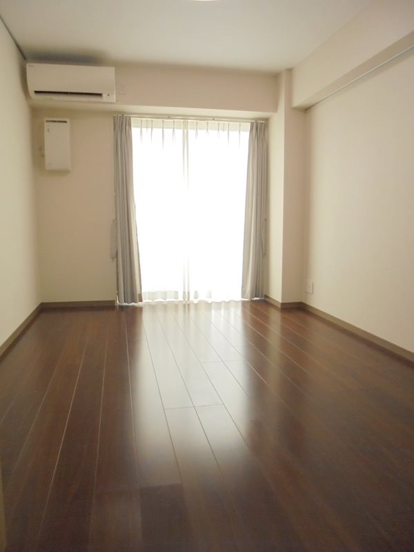 新百合和田文ビル リビング