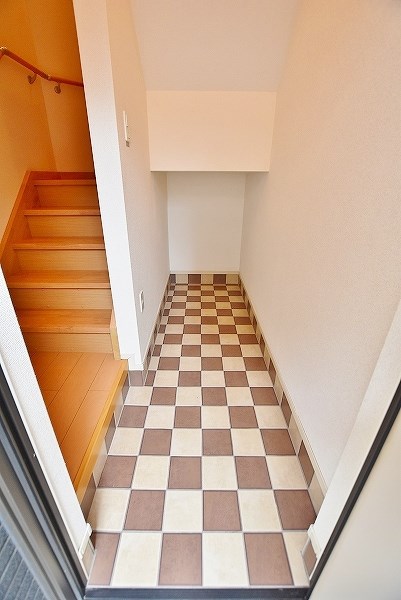 ラインハイム足立山Ｄ  玄関