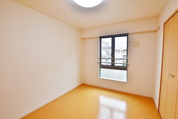 ラインハイム足立山Ｄ  ベッドルーム