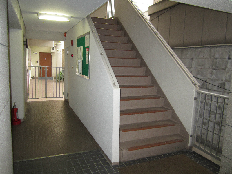 ジャルダン上本町 玄関