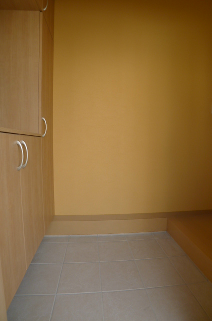 バーナルコート 玄関