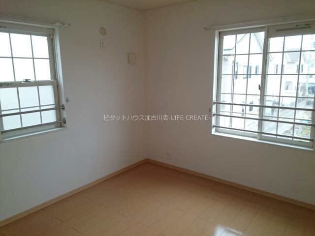 リサータＢ ベッドルーム