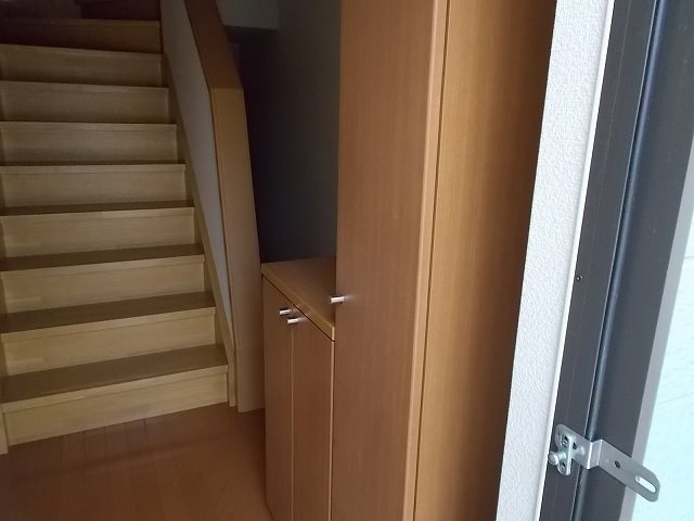 ラ・リヴィエールI 玄関