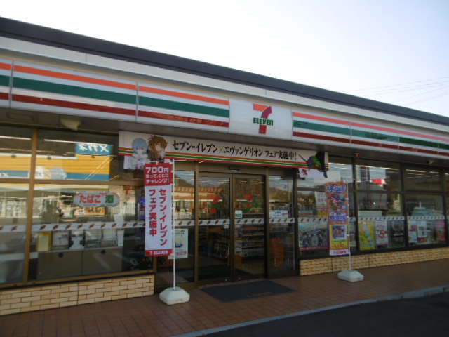 ラプラス東山アレイ コンビニ