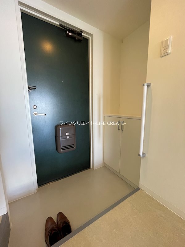 サーラ宝殿 玄関