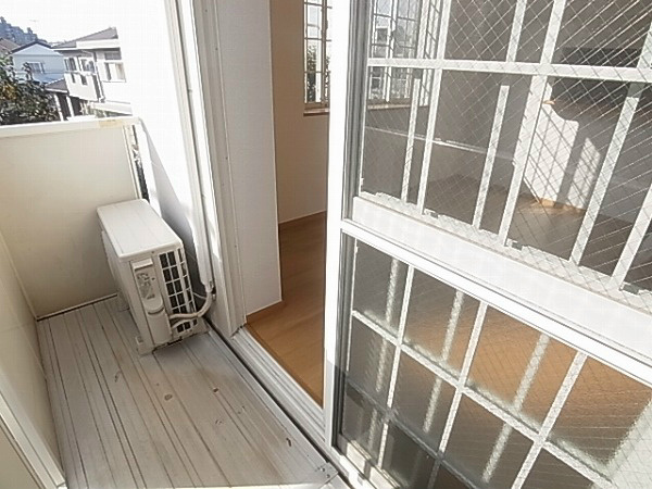 サン・モールⅢ ベランダ