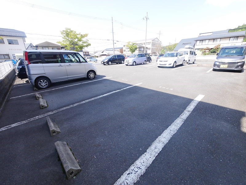 シャルマンハウスI 駐車場