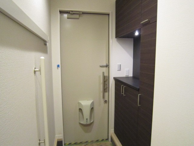 エスターナ　ピッコロ 玄関